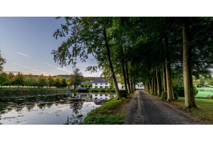 Verblijf in een 14e-eeuwse kasteelhoeve in de Voerstreek