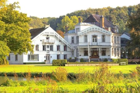 Verblijf in een 14e-eeuwse kasteelhoeve in de Voerstreek