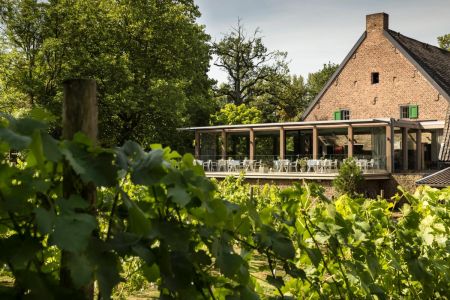 Ervaar luxe en rust in 16e-eeuwse herenboerderij in Zuid-Limburg | incl. culinair 4-gangendiner
